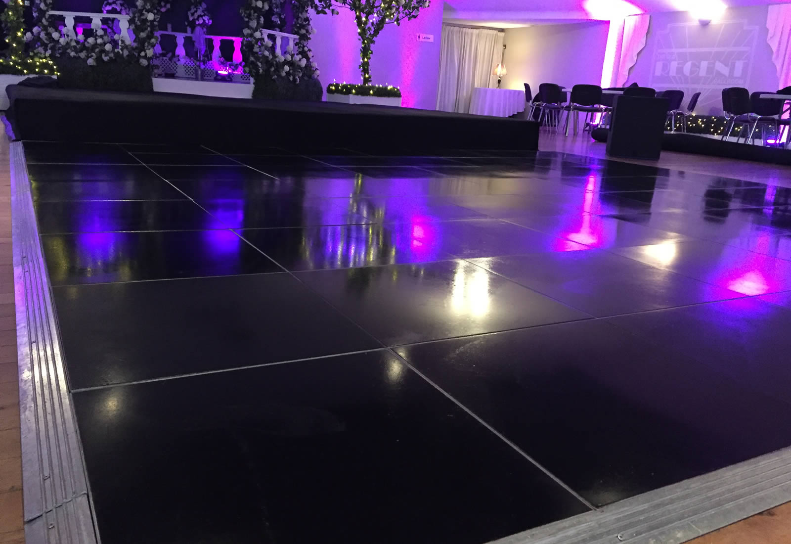 Gatsby shiney black dance floor